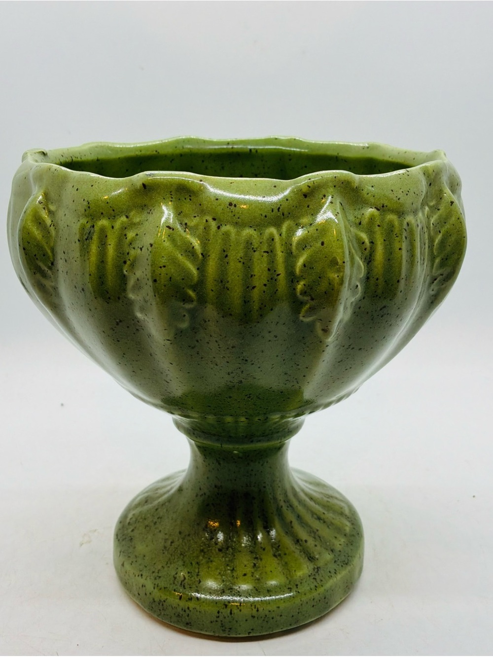 VTG McCoy “Corinthian” Pottery Speckled Pedestal Planter Green Leaf Design 6” T